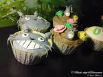 Totoro Cupcakes by black-chips