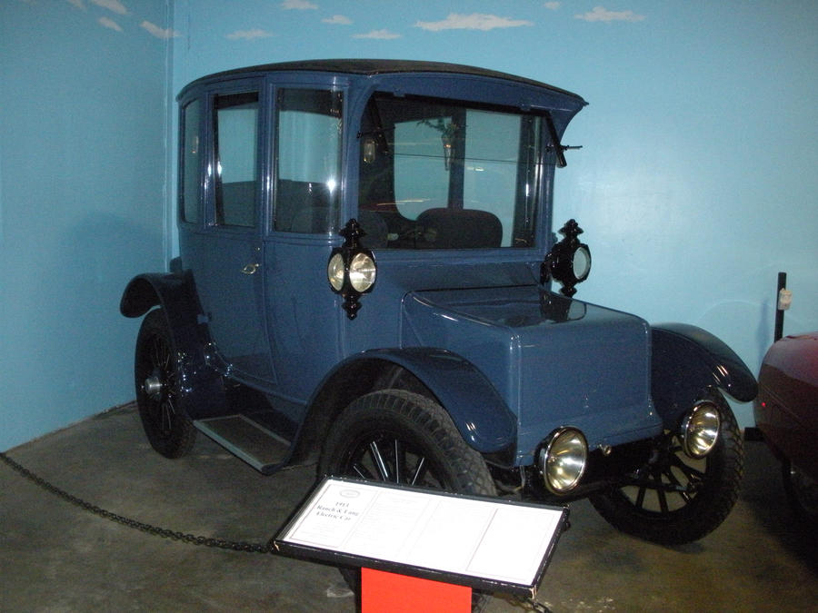 1913 Rauch and Lang Electric Car