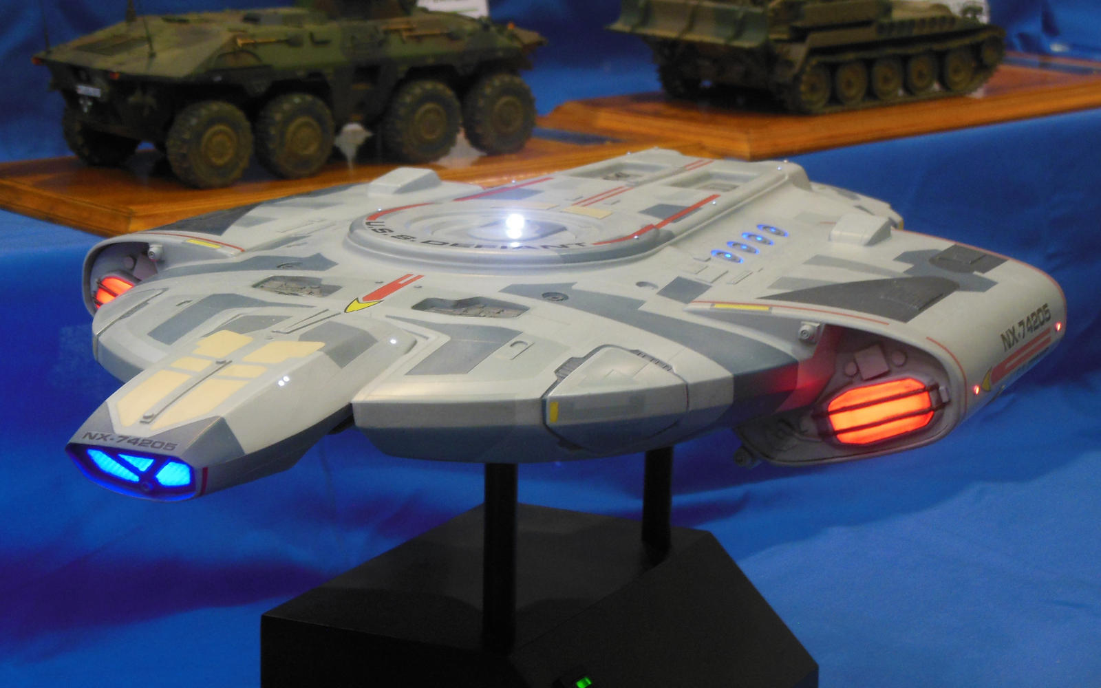 USS Defiant NX-74205 by rlkitterman on DeviantArt