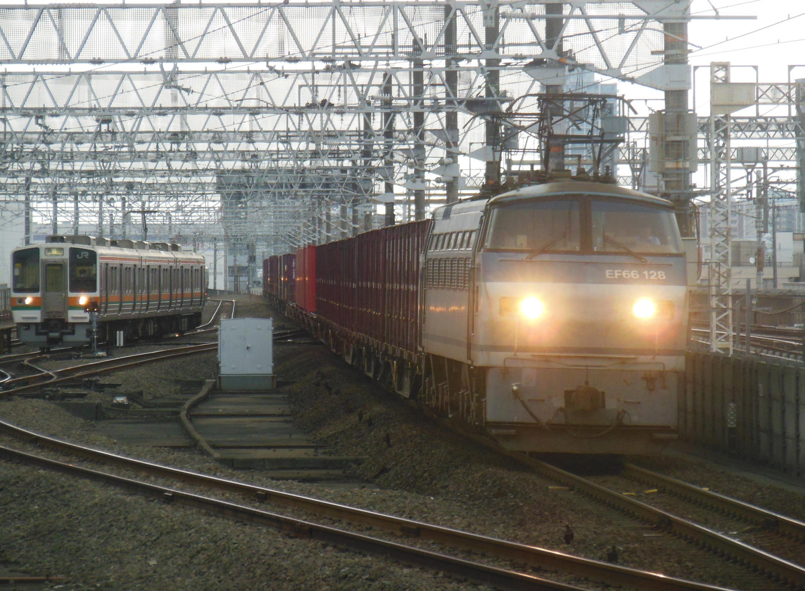 JRF EF66.128 Approaching Shizuoka