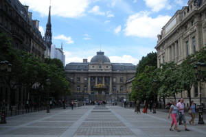 Rue de Lutece and Palais de Justice