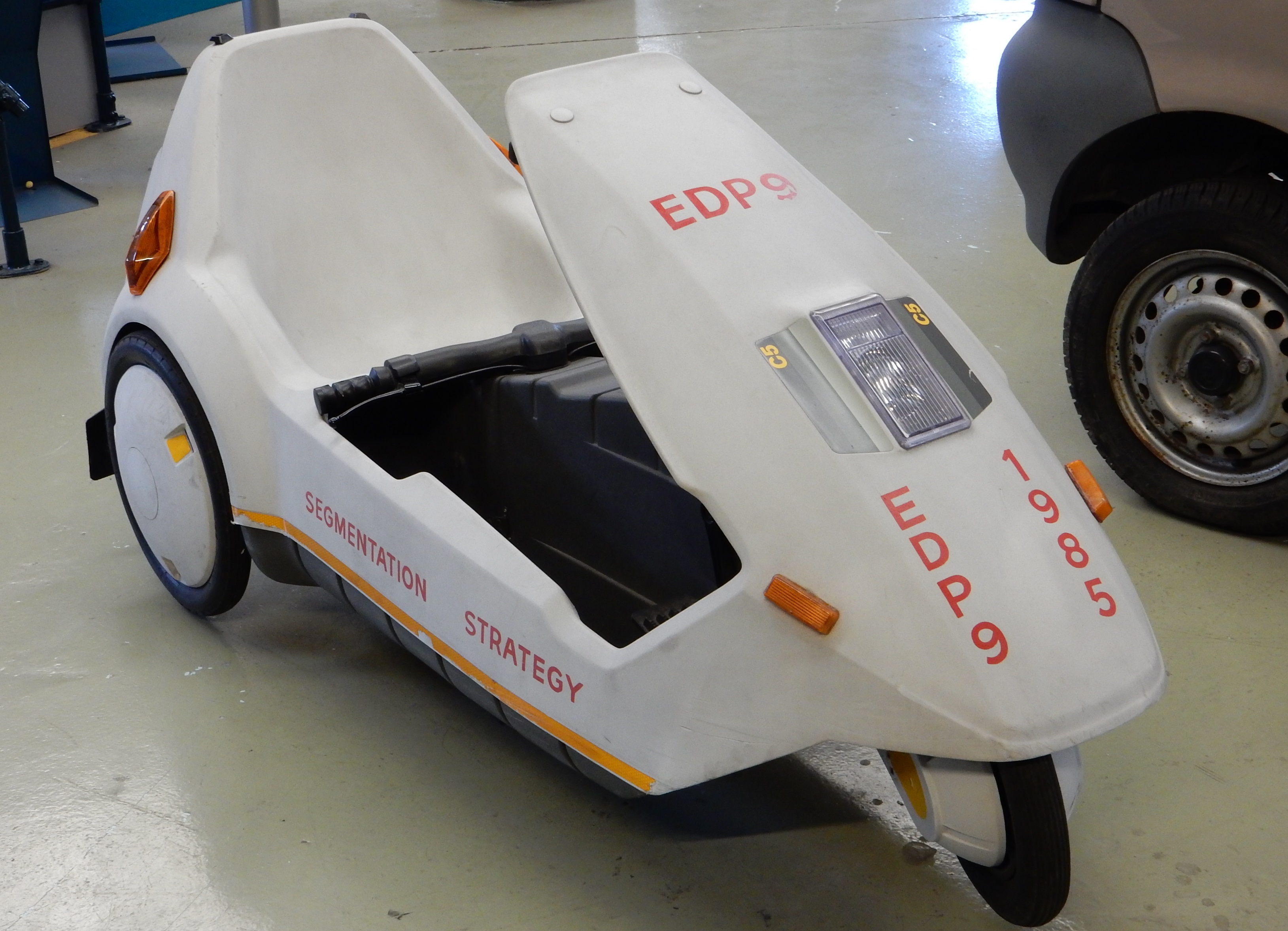 1985 Sinclair C5 Electric Tricycle EDP9 by rlkitterman on DeviantArt 1985 Sinclair C5 Electric Tricycle EDP9 by rlkitterman on DeviantArt