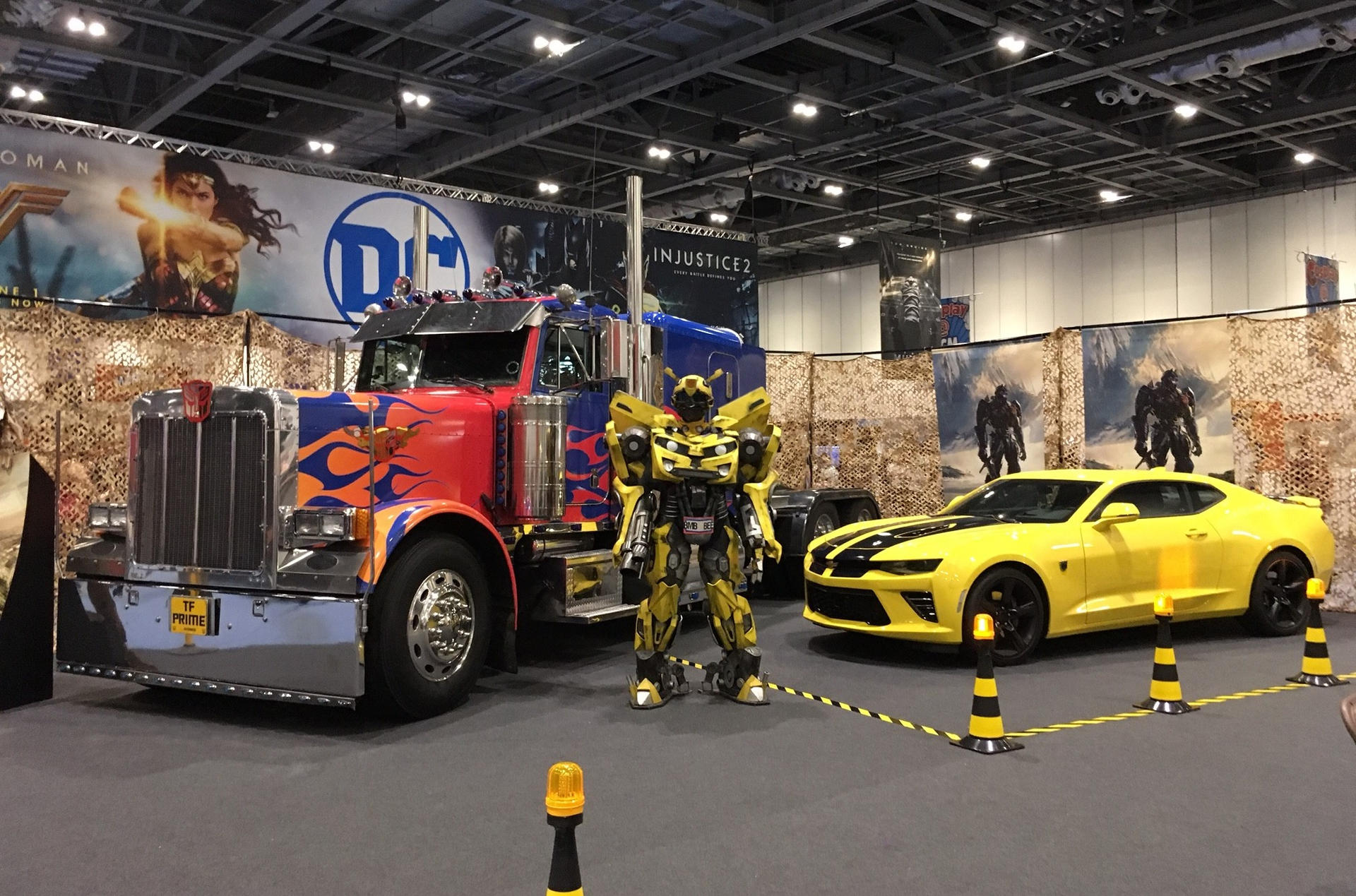 Optimus Prime and Bumblebee at MCM by rlkitterman on DeviantArt