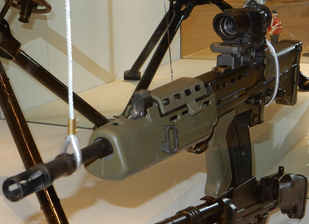 British Army SA80 Rifle at York Army Museum by rlkitterman on DeviantArt
