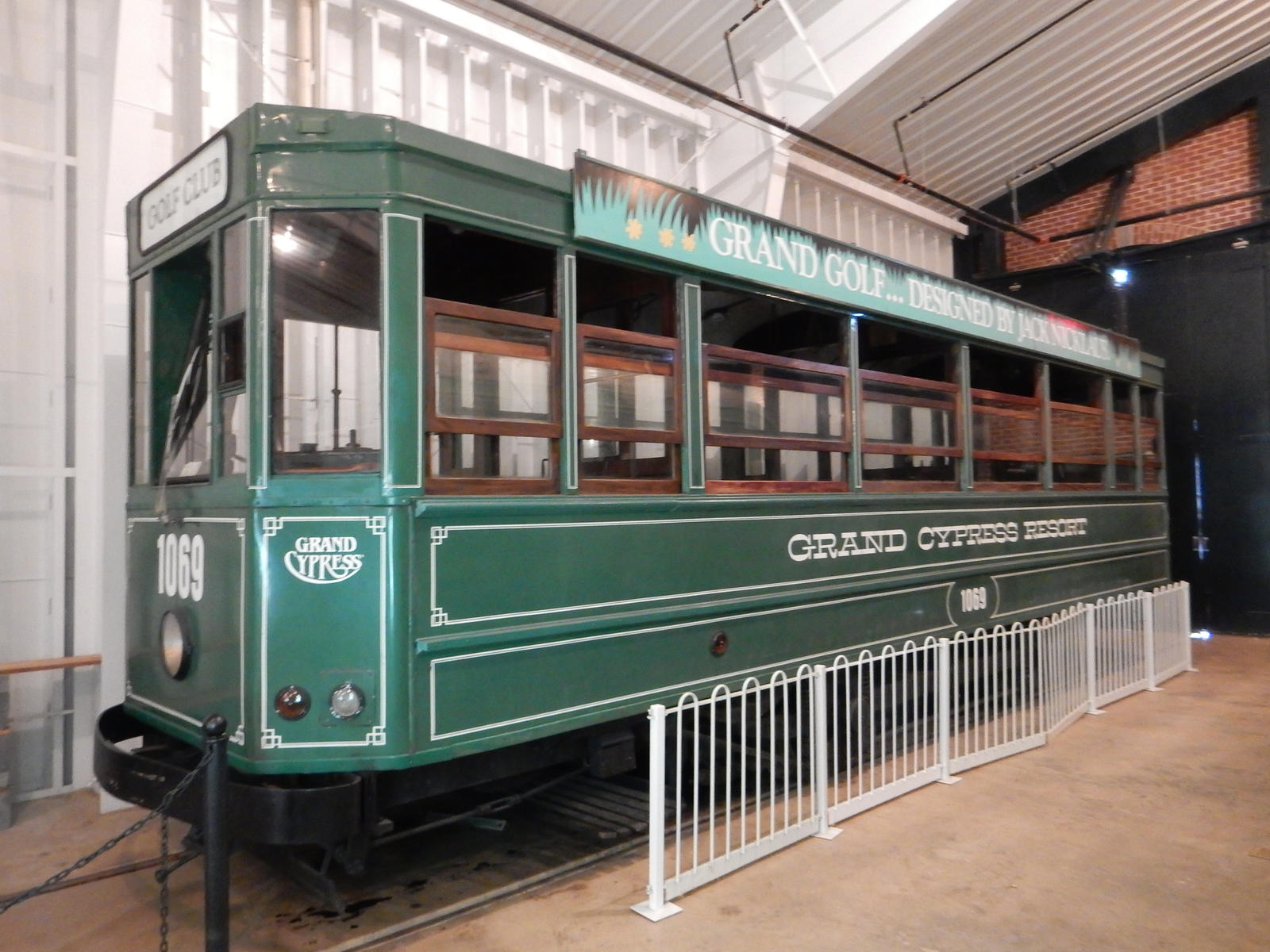 Stib 1069 Grand Cypress Resort STIB Nivelles Tram 1069 by rlkitterman on DeviantArt
