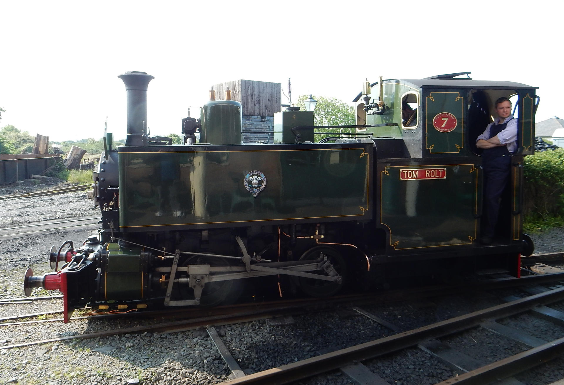 TR7 Tom Rolt in Profile at Tywyn Wharf by rlkitterman on DeviantArt