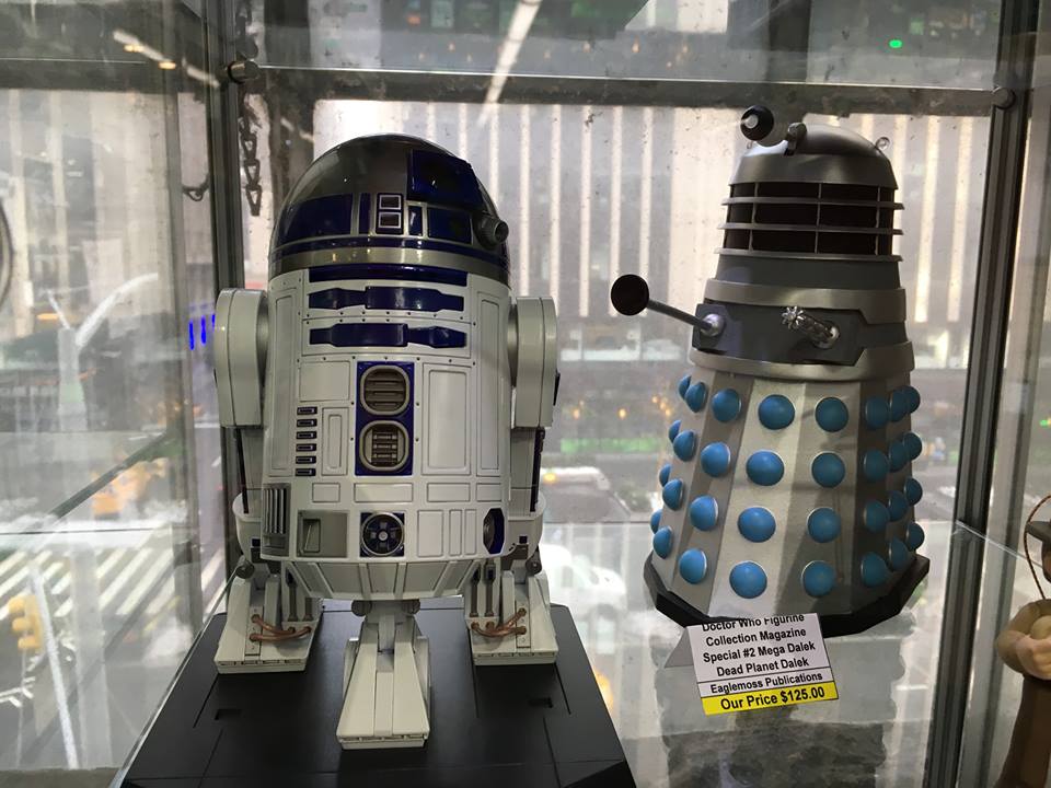 R2-D2 and Dalek at Midtown Comics by rlkitterman on DeviantArt