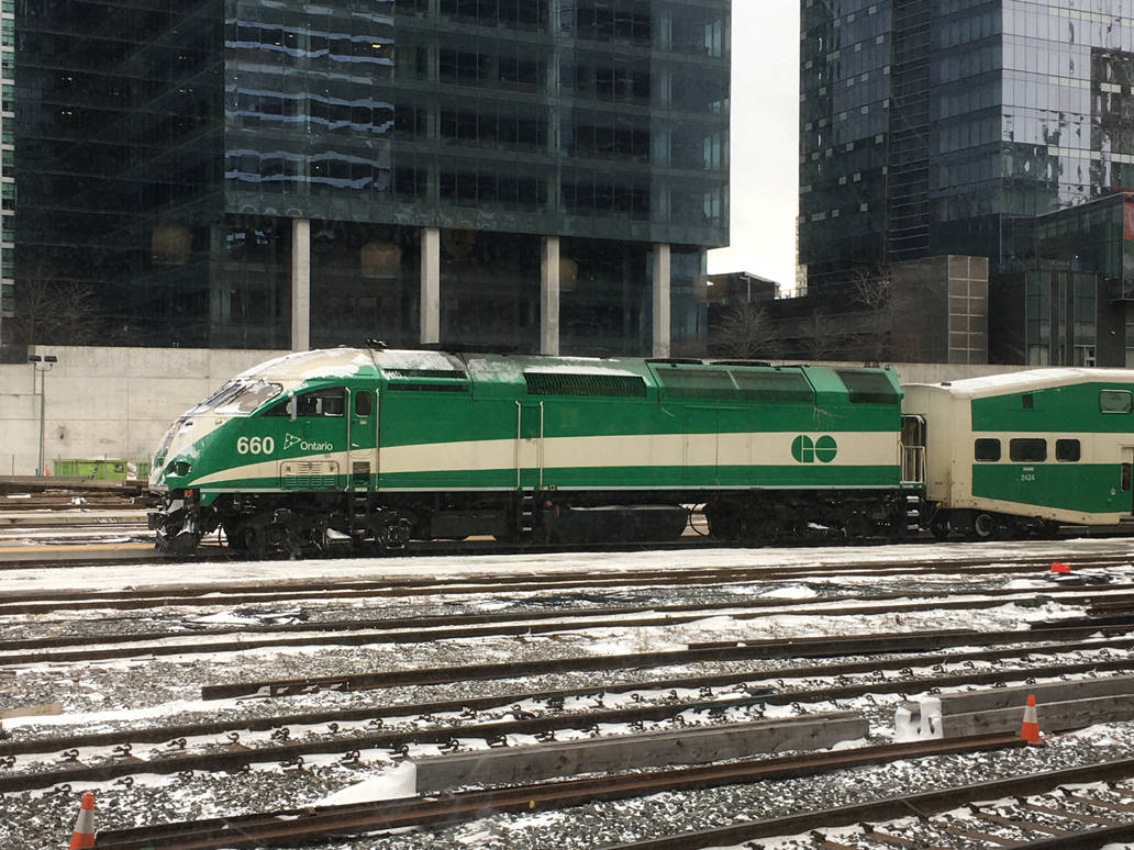 658 Go Train GO Transit 660 arrives at TO Union by rlkitterman on DeviantArt