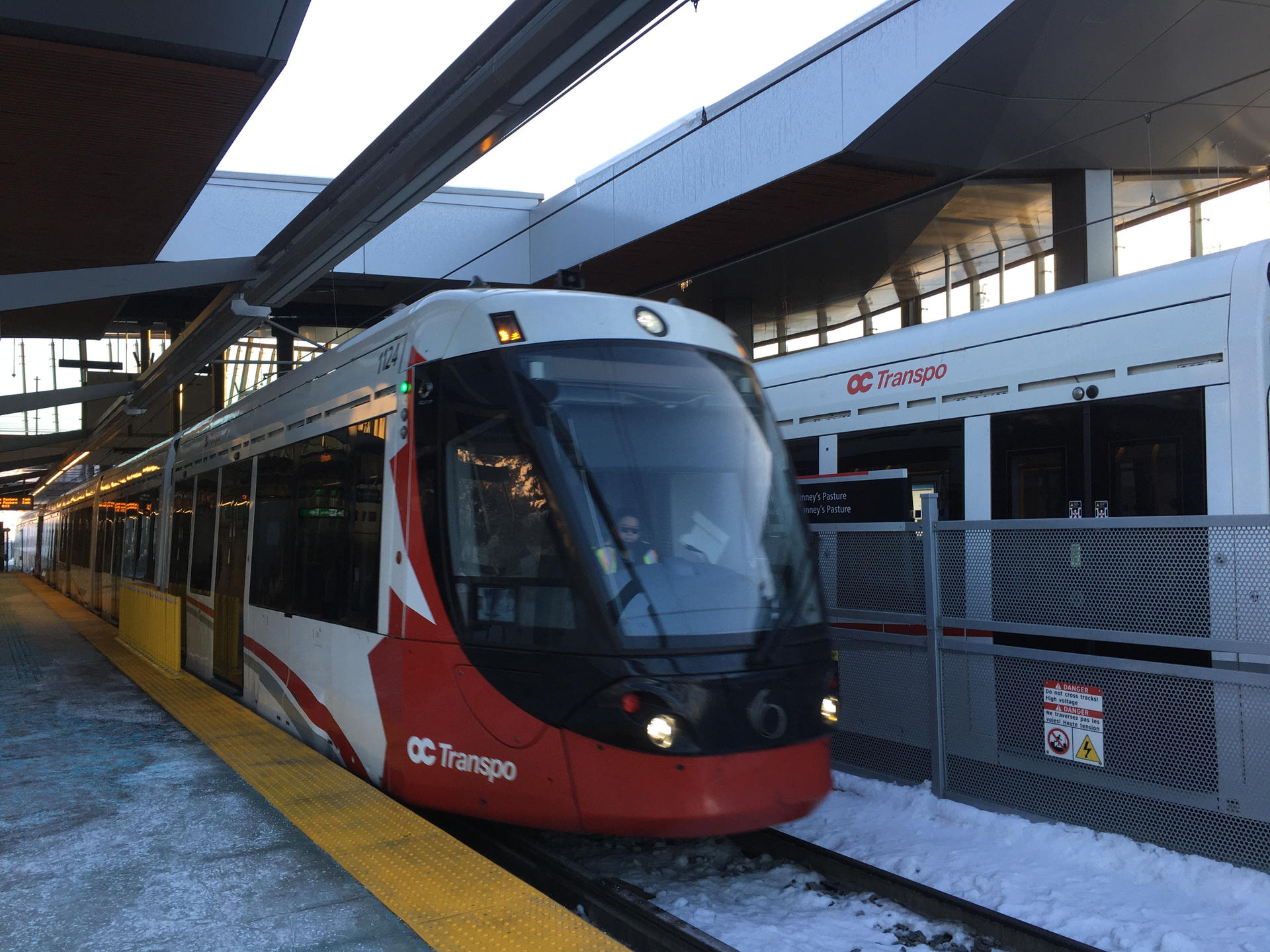 O-Train 1105+1124 for Tunney at Tremblay (1) by rlkitterman on DeviantArt