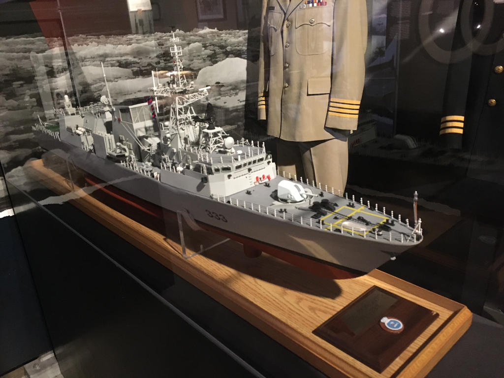 Model HMCS Toronto FFH-333 by rlkitterman on DeviantArt