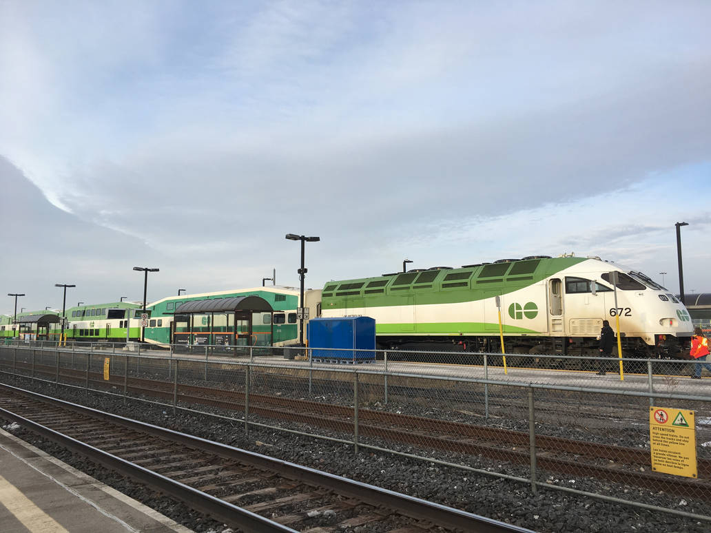 GO Transit 672 for Toronto at Oshawa (1) by rlkitterman on DeviantArt
