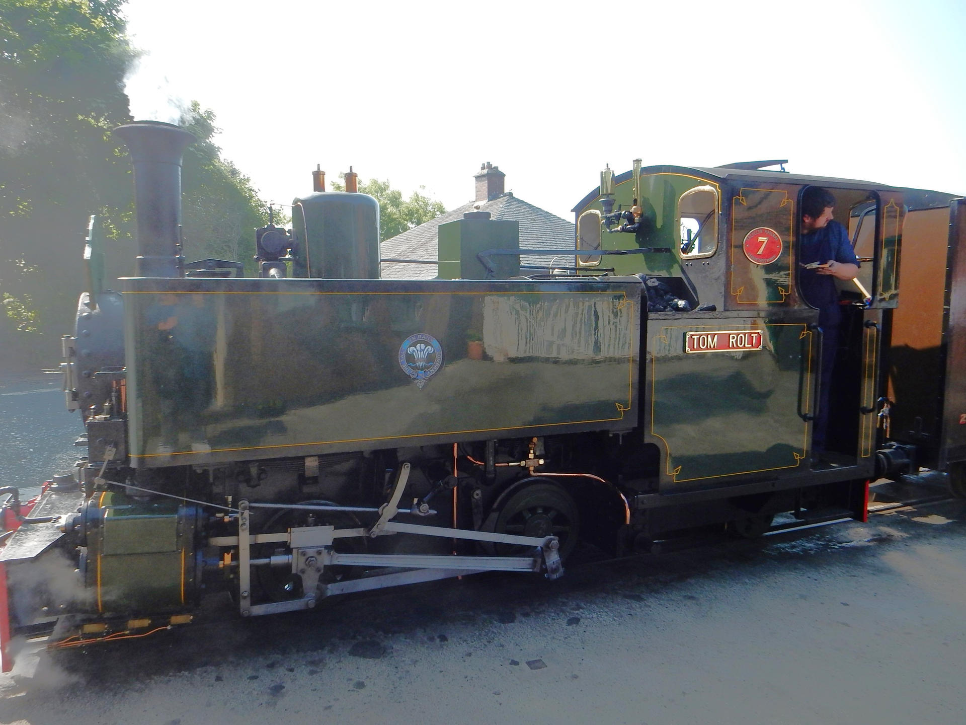 Tom Rolt at Tywyn Wharf DSCN1688 by rlkitterman on DeviantArt