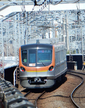 Tokyo Metro Leaves Tsunashima for Shibuya DSCN2482