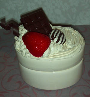 Vanilla Chocolate Treat Ceramic Box