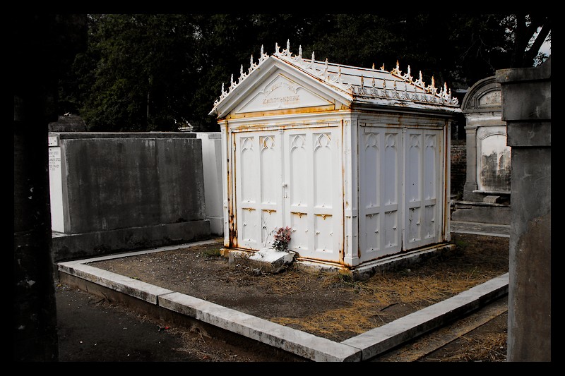 Karstendiek  Lestat  Tomb