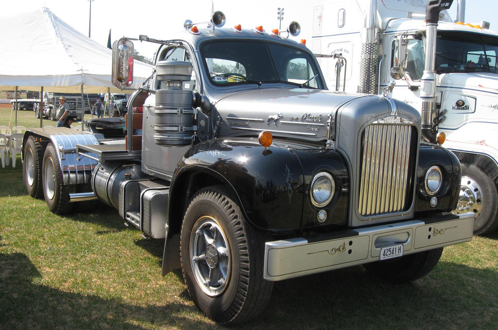 Mack B-model on display 8 by RedtailFox on DeviantArt