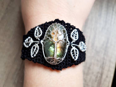 Labradorite crochet bracelet.