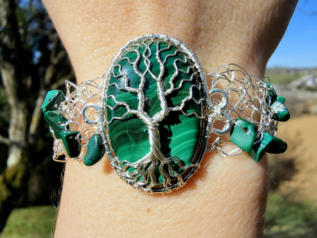 Malachite bracelet.