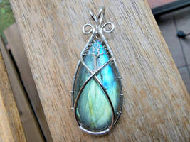 Labradorite pendant.