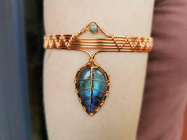 Leaf armlet.