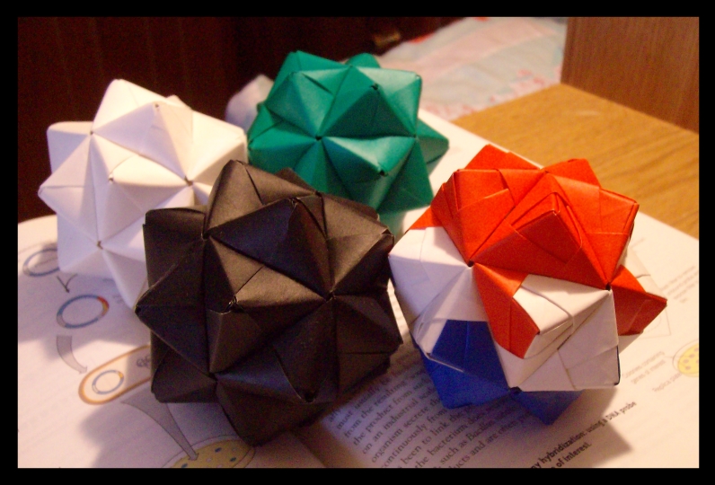 Sonobe Icosahedra