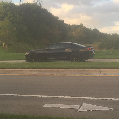 Chevy Camaro ZL1. 