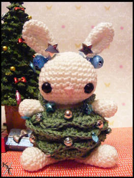 Crochet works - Christmas Bunnies - Tree Bun