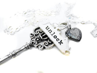 Skeleton Key Tiny Heart Locket