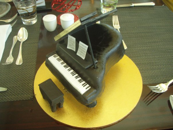 Grand piano cake.