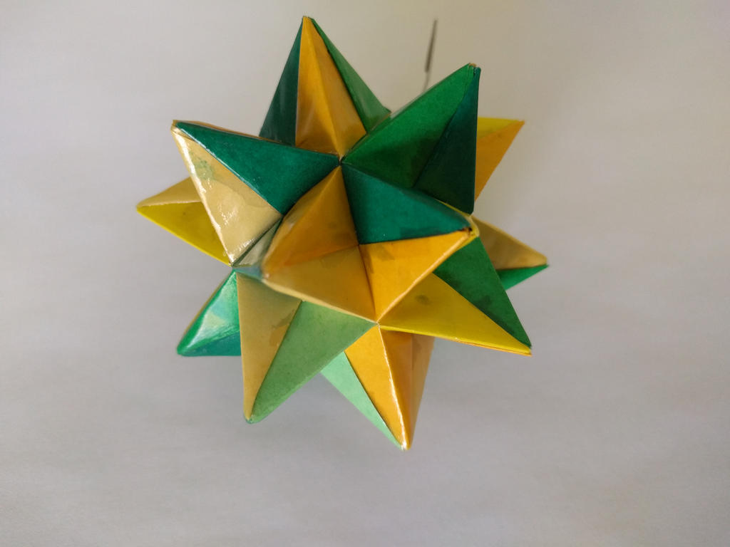 Yellow/Green Origami Modular Star by demuredemeanor
