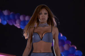 The Giantess Attacks