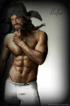 Shirtless Bofur 2