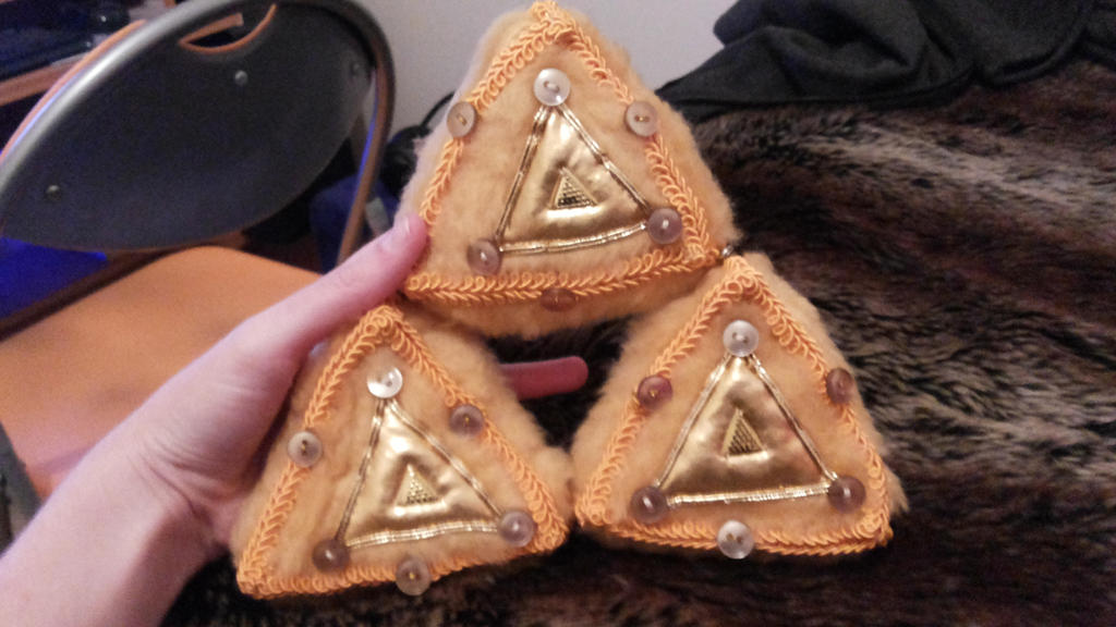 Huggable hand made triforce!