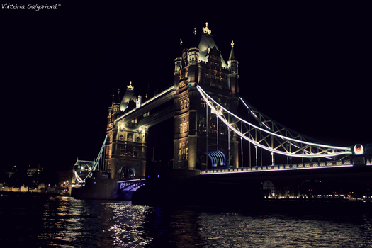 London Bridge in night