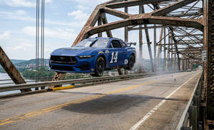 WxSShipper jumps on the bridge