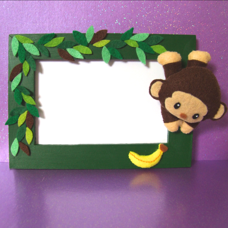 Miniature Munkie plushie frame