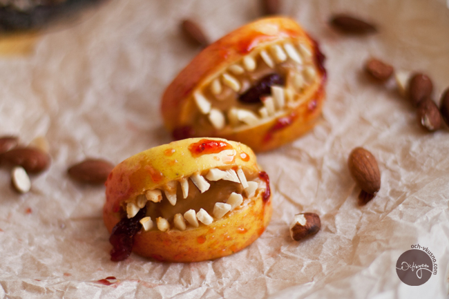 Apple jaws for Halloween (vegan)