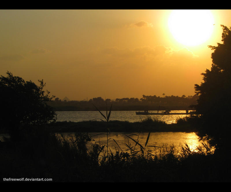 pyramids and nile II by thefreewolf