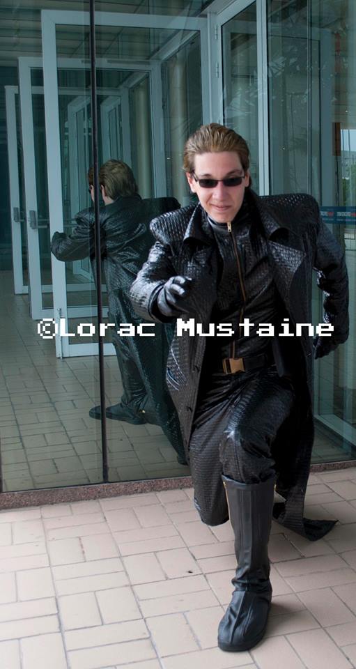 Albert Wesker Cosplay:: Dodging