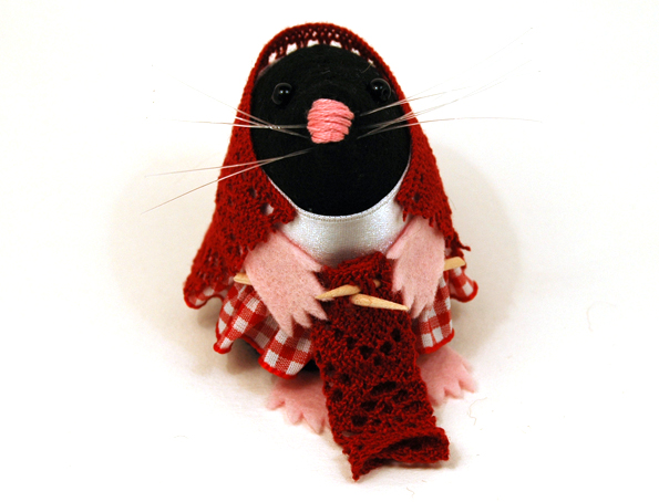 Lucy the Knitting Mole