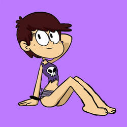 Luna loud barefoot