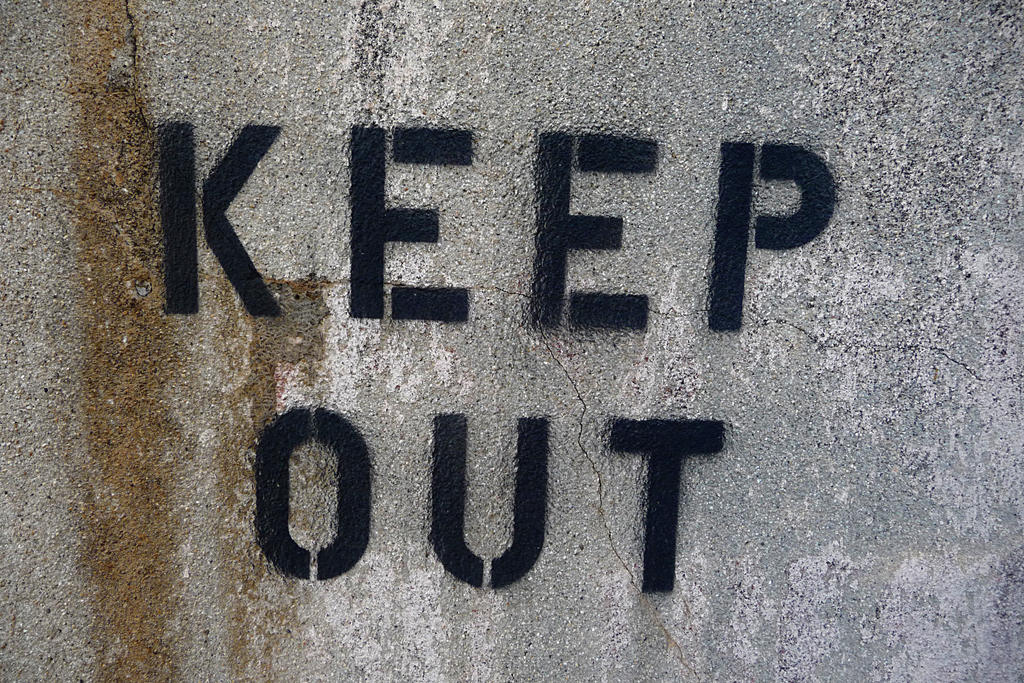 KEEP OUT 1 by Niedec-STOCK