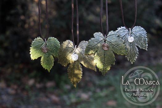 Wild Hop Leaves Necklace