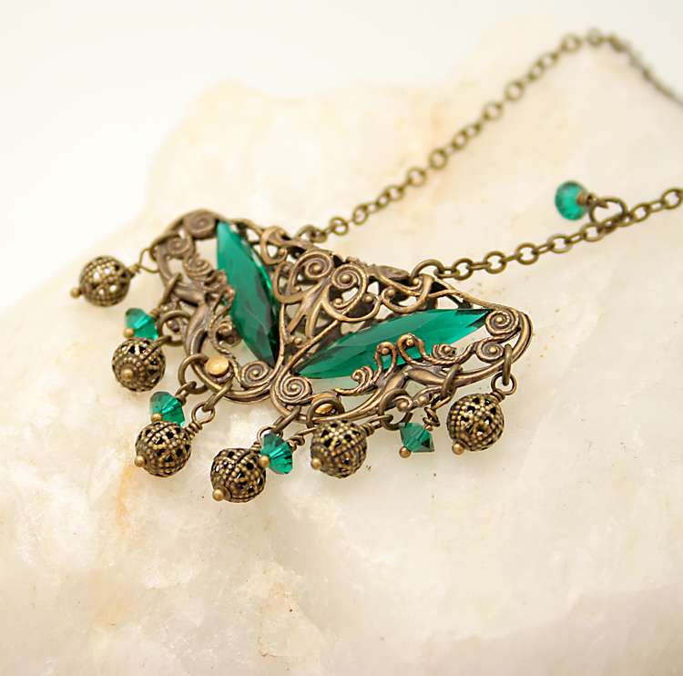 Deco Filigree in Emerald