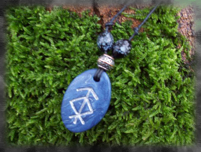 Rune Pendant - Protection