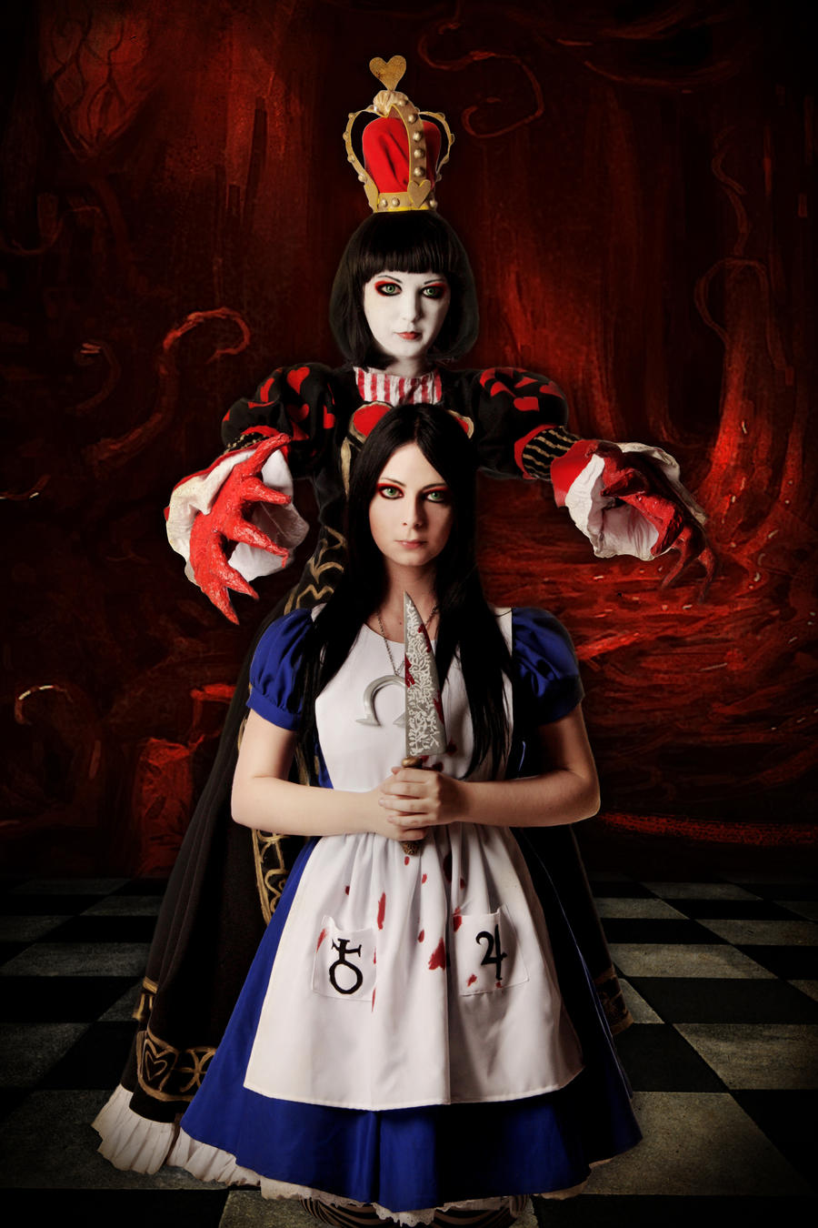 Alice Liddell and Queen of Hearts 6