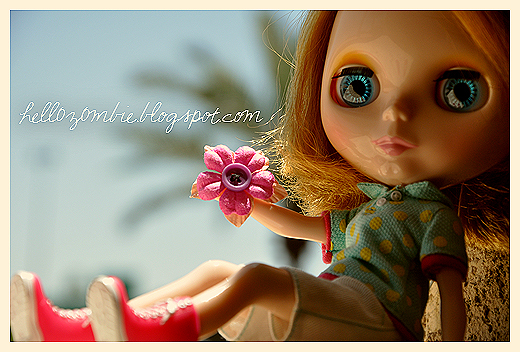 Blythe with flower