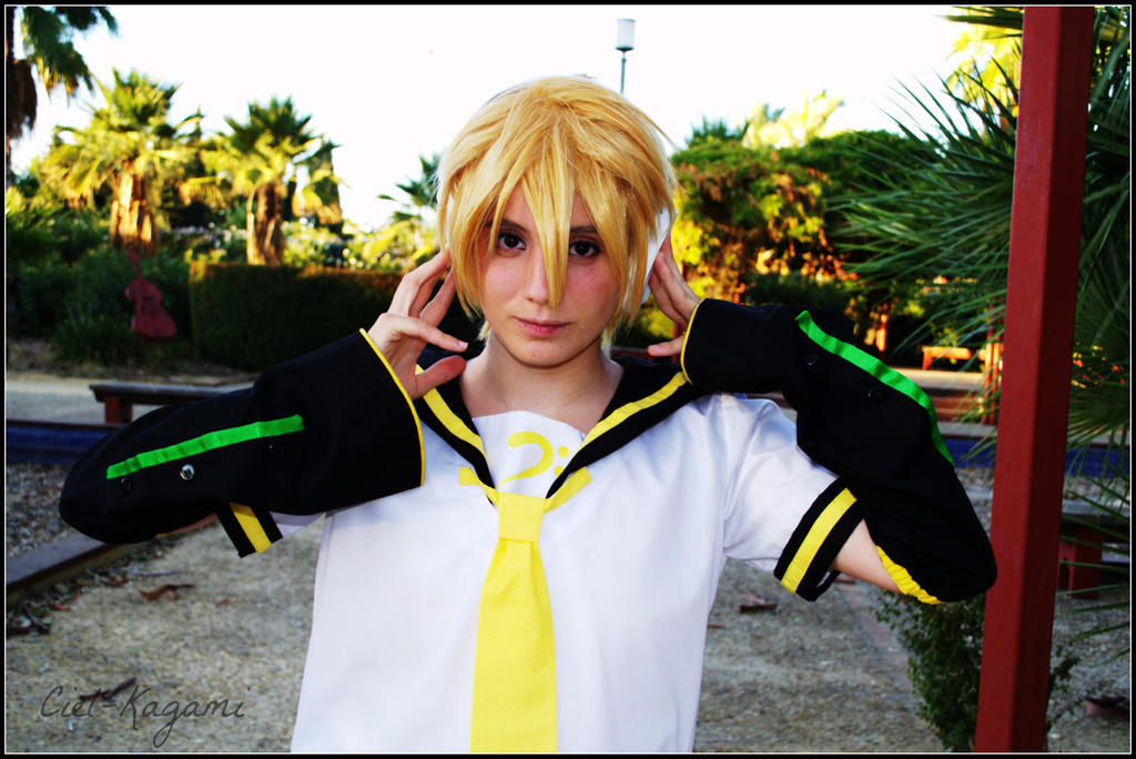 len kagamine cosplay