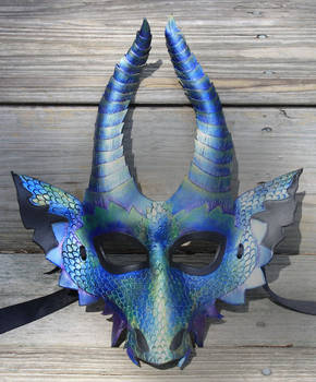 Obsidian Dragon Leather Mask