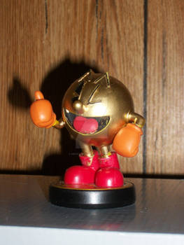 Golden Pacman amiibo